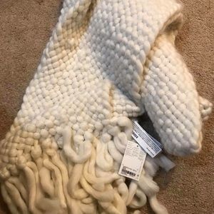 Chunky knit scarf